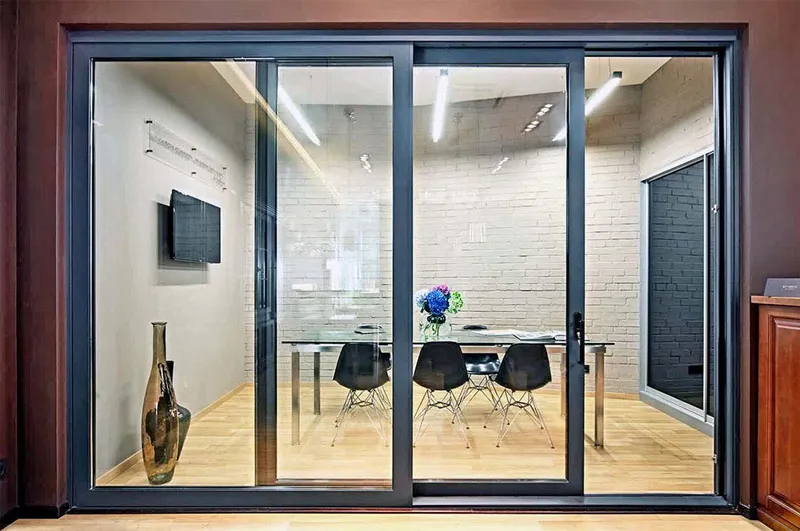 Aluminium sliding door with fixed glass panel